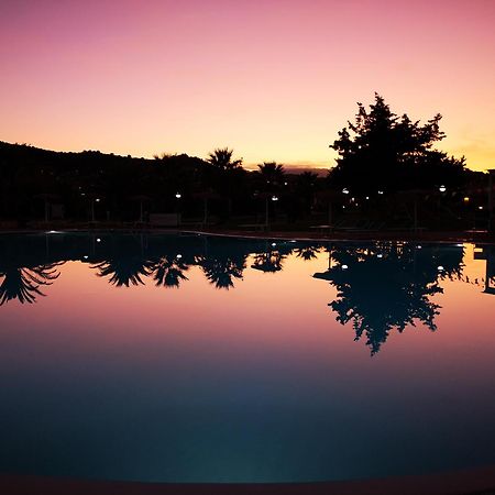 Rey Beach Club Монте Най Екстериор снимка