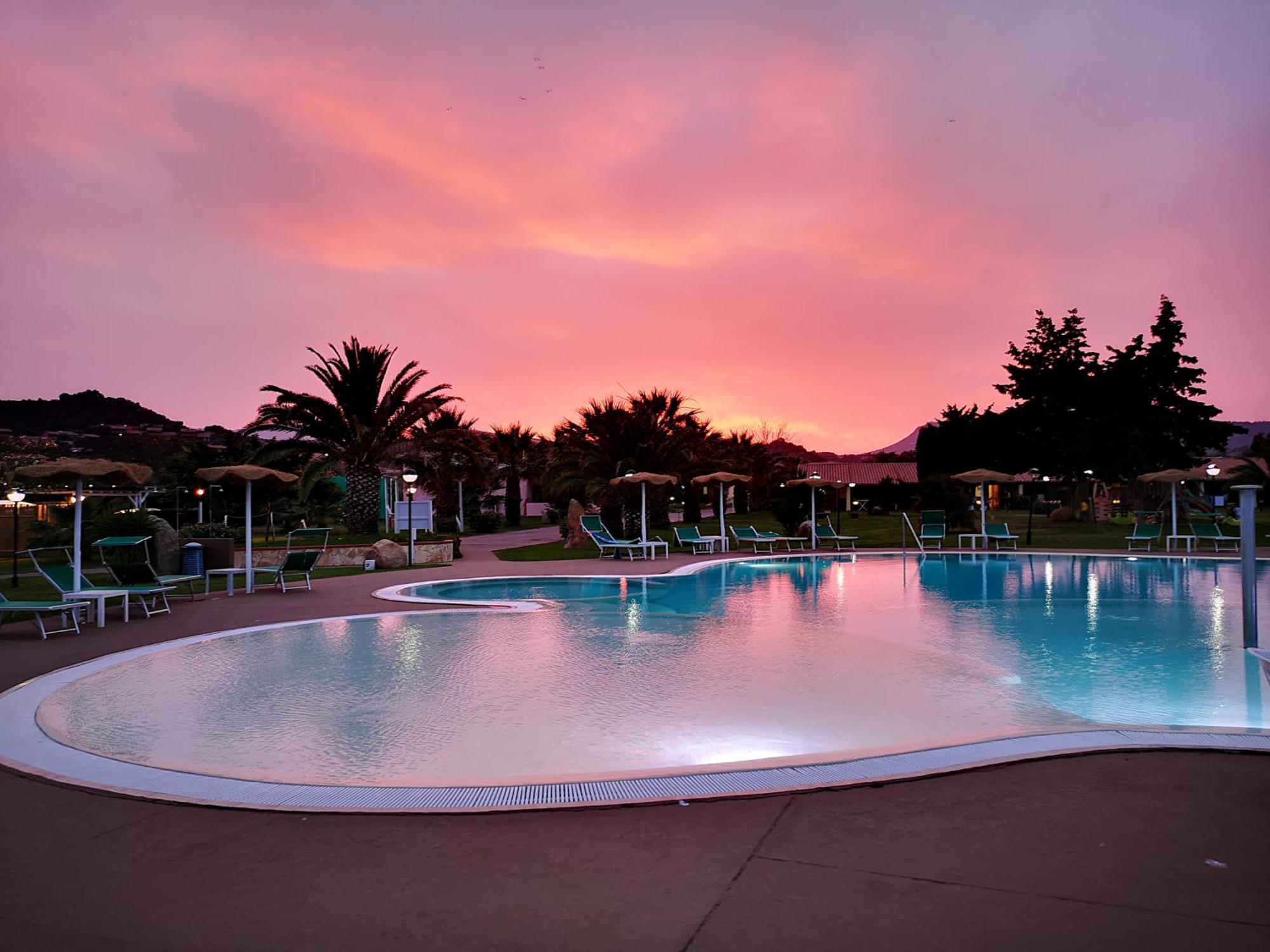 Rey Beach Club Монте Най Екстериор снимка