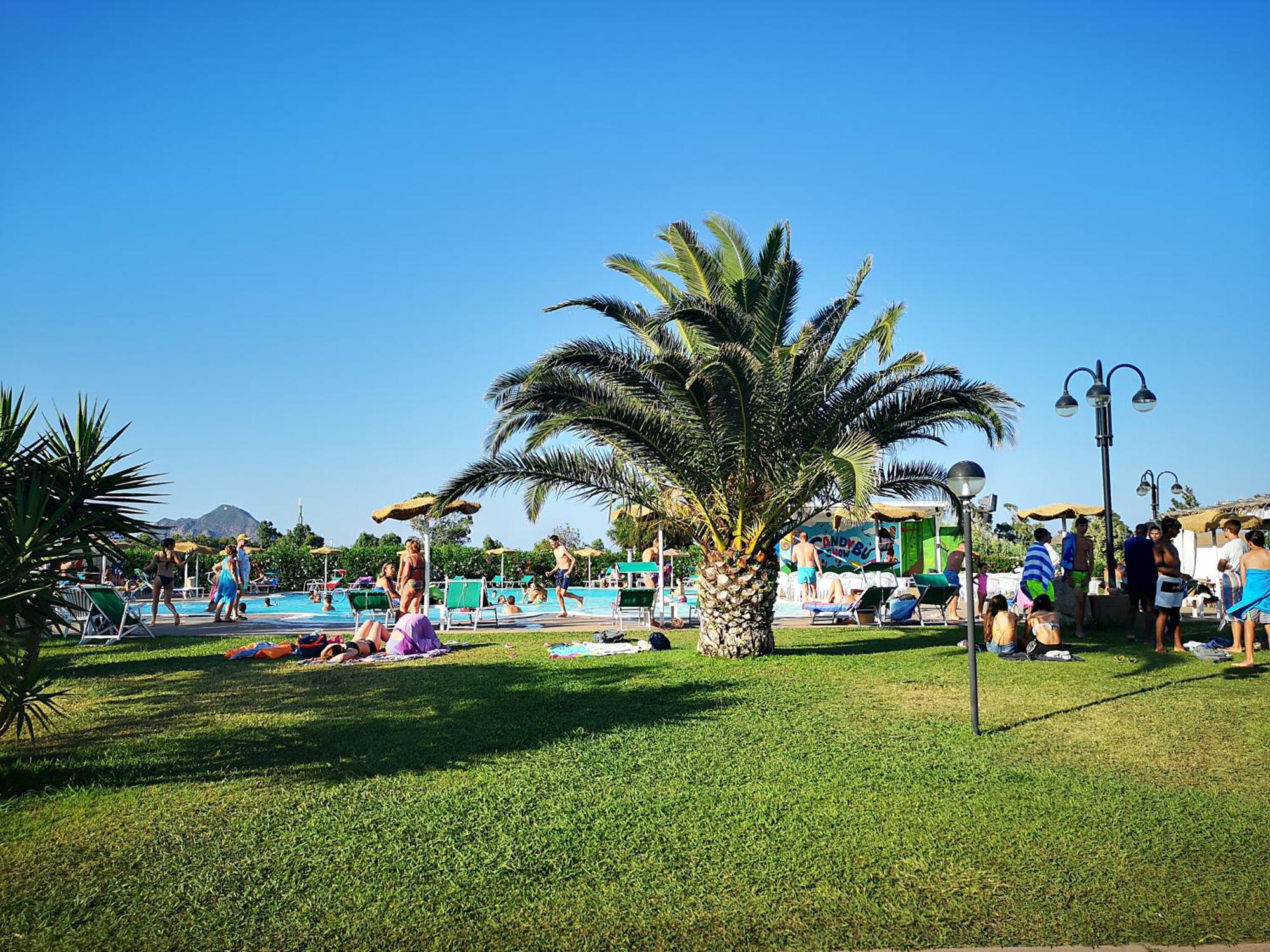 Rey Beach Club Монте Най Екстериор снимка