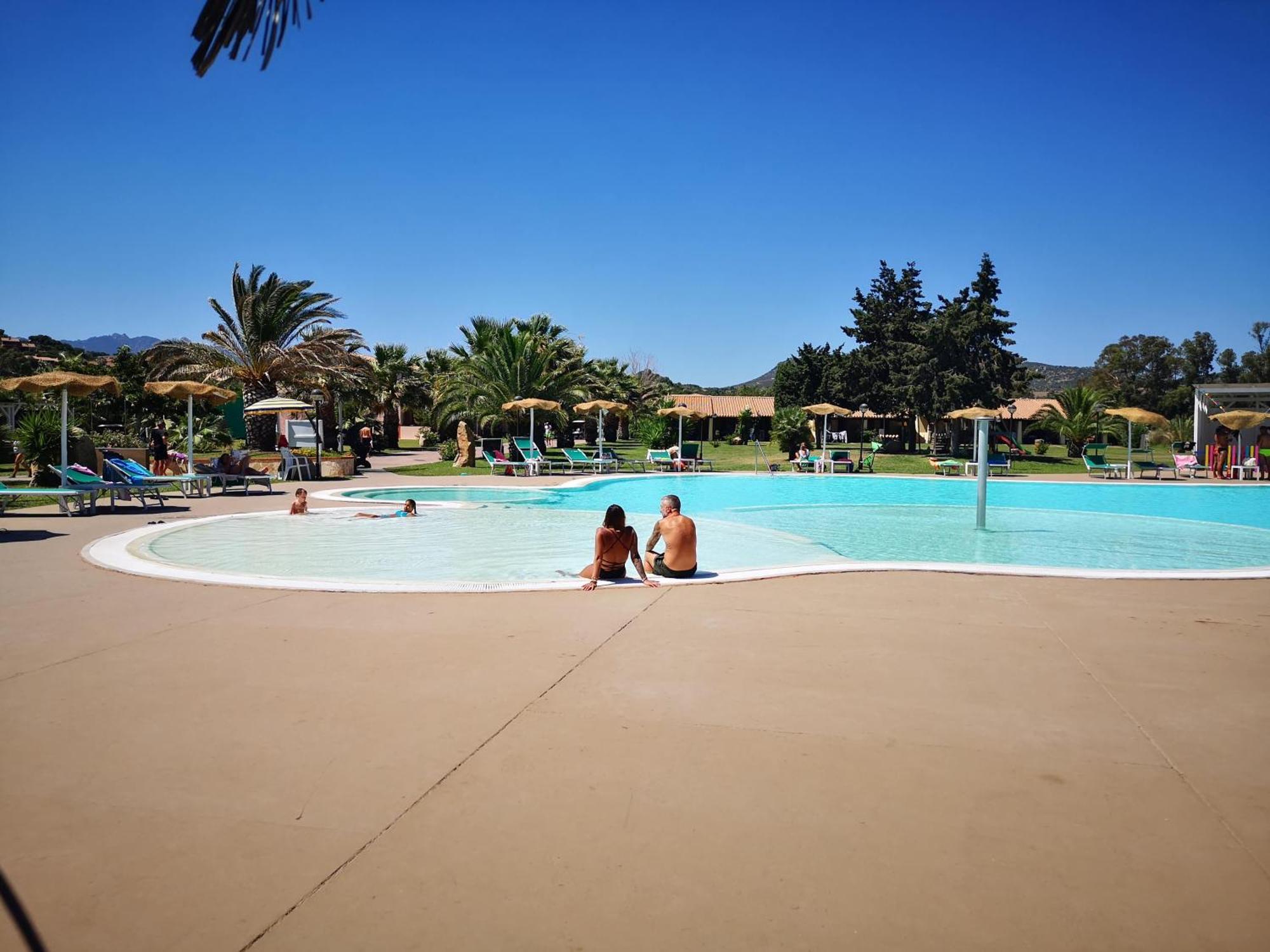 Rey Beach Club Монте Най Екстериор снимка