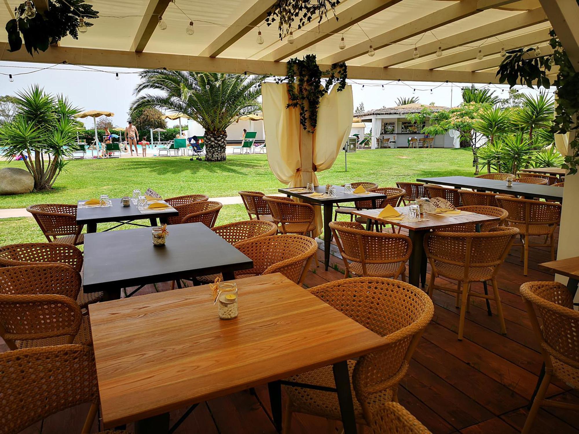 Rey Beach Club Монте Най Екстериор снимка