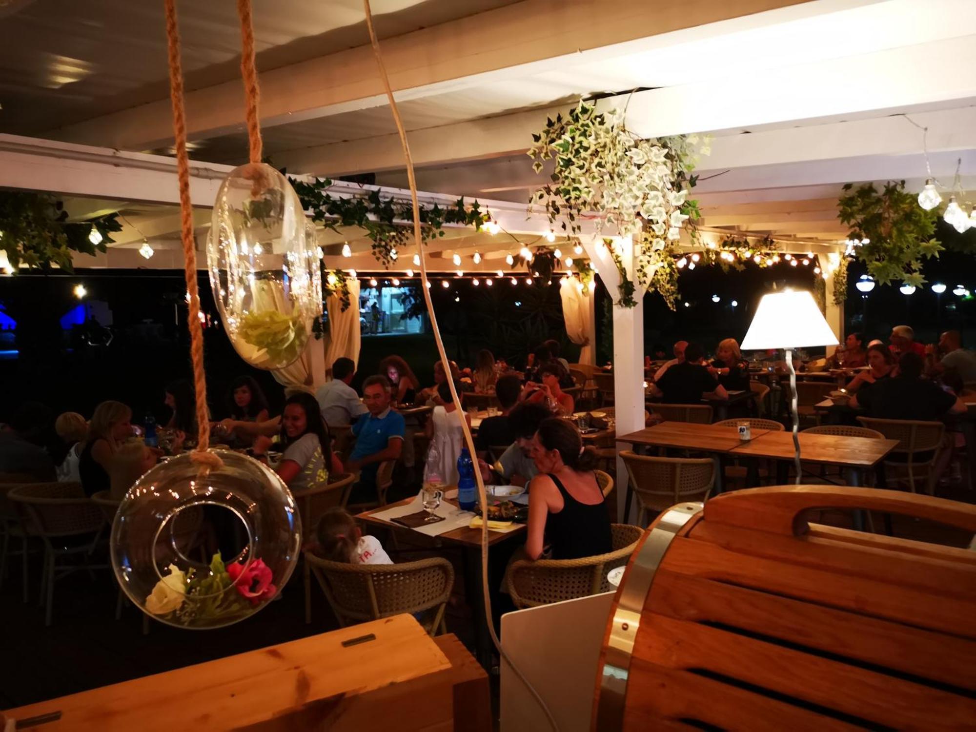 Rey Beach Club Монте Най Екстериор снимка