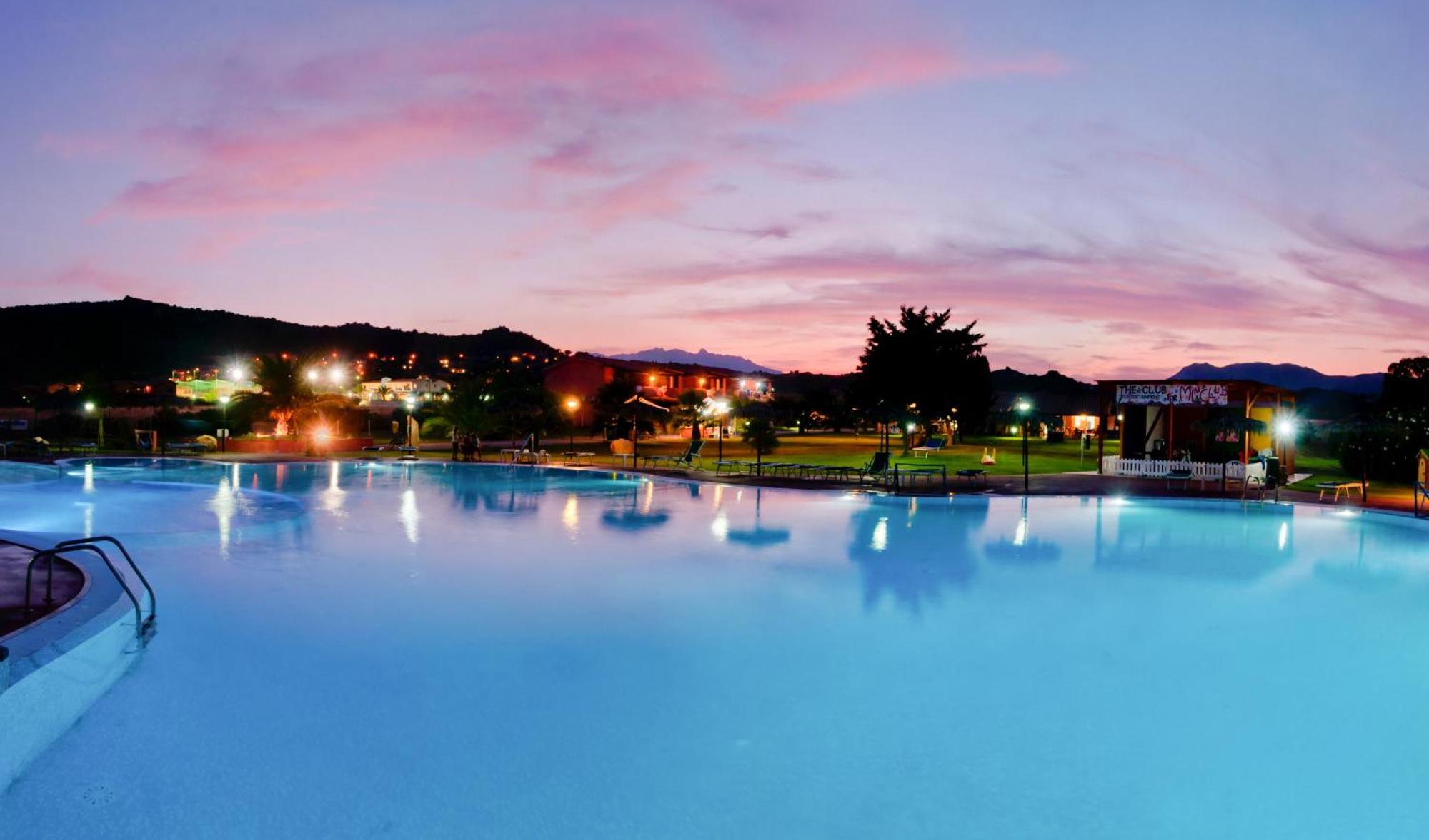 Rey Beach Club Монте Най Екстериор снимка