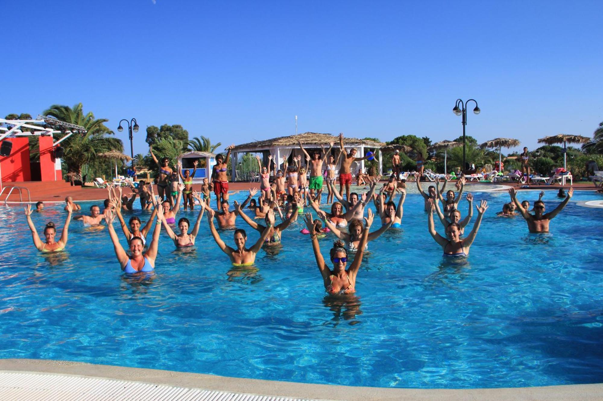 Rey Beach Club Монте Най Екстериор снимка