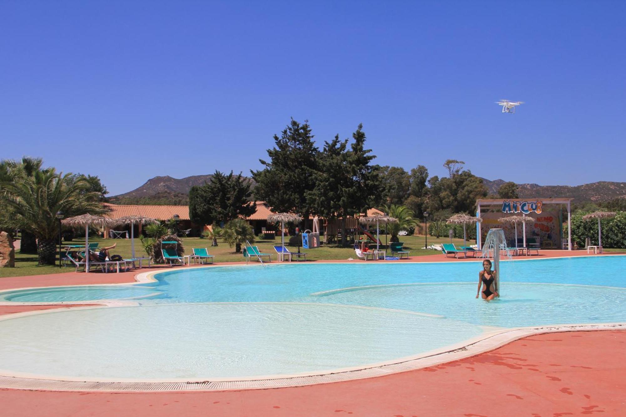Rey Beach Club Монте Най Екстериор снимка